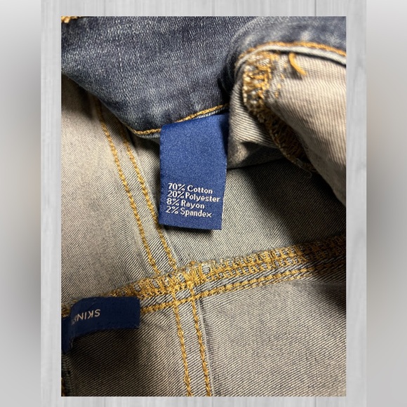 Apt. 9 Skinny Jeans with Stretchy waist - Picture 4 of 5